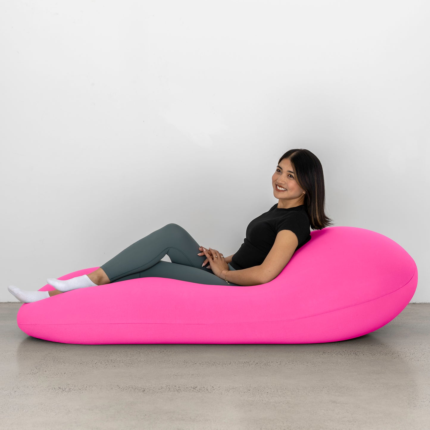 Cloudy mellow plush pink, bean bag
