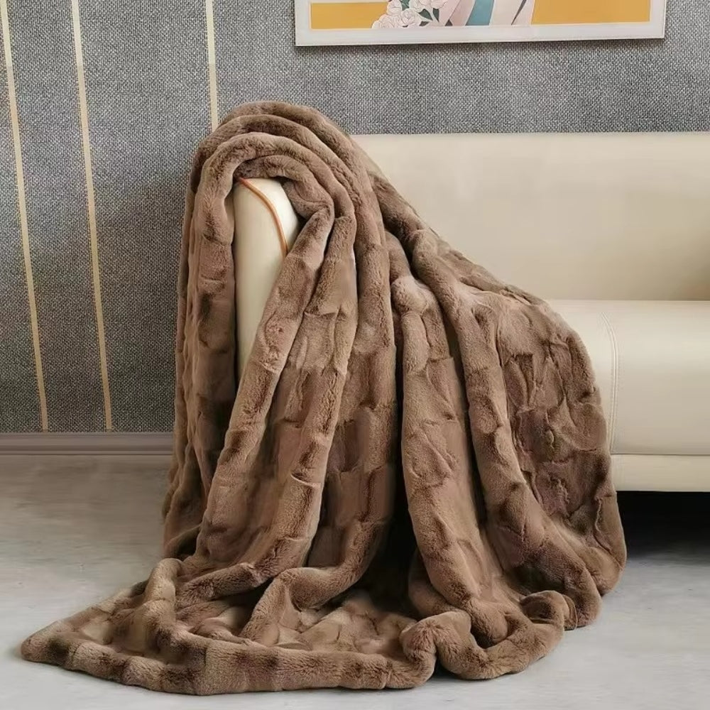 Luxury Faux Fur Throw Blanket | Soft Mocha Plush Cozy Blanket 0