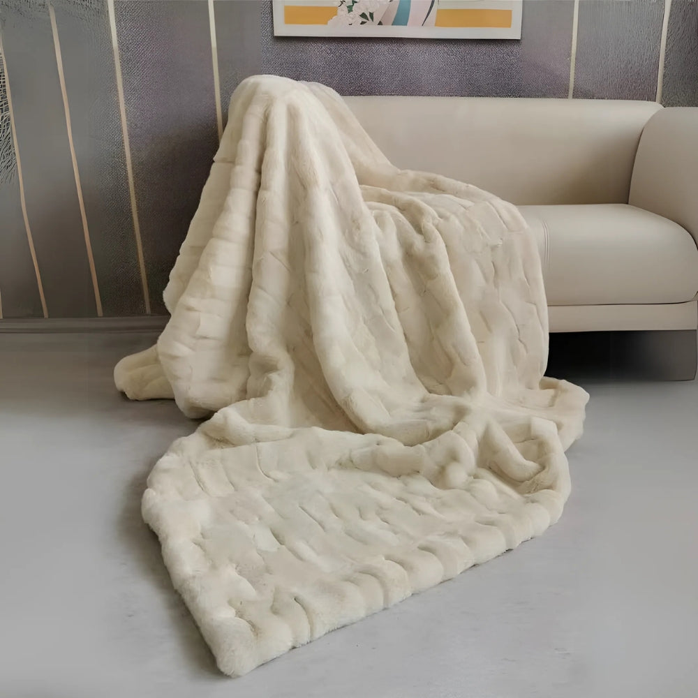 Luxury Faux Fur Throw Blanket | Soft Mocha Plush Cozy Blanket 2
