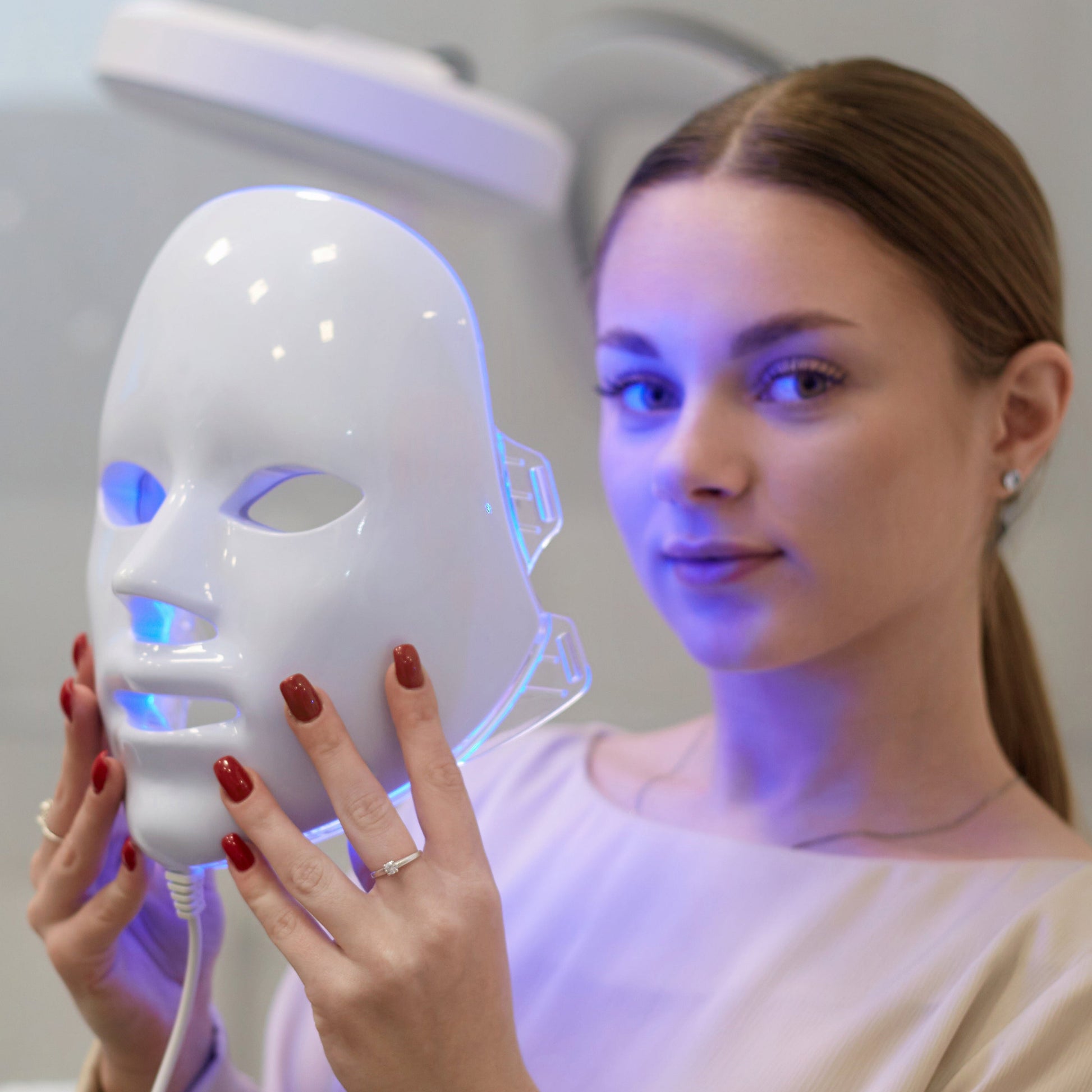 Radiant Glow | Red Light Therapy Facial Mask with Adjustable Fit | Anti-Aging Skin Rejuvenation for Youthful Appearance 4