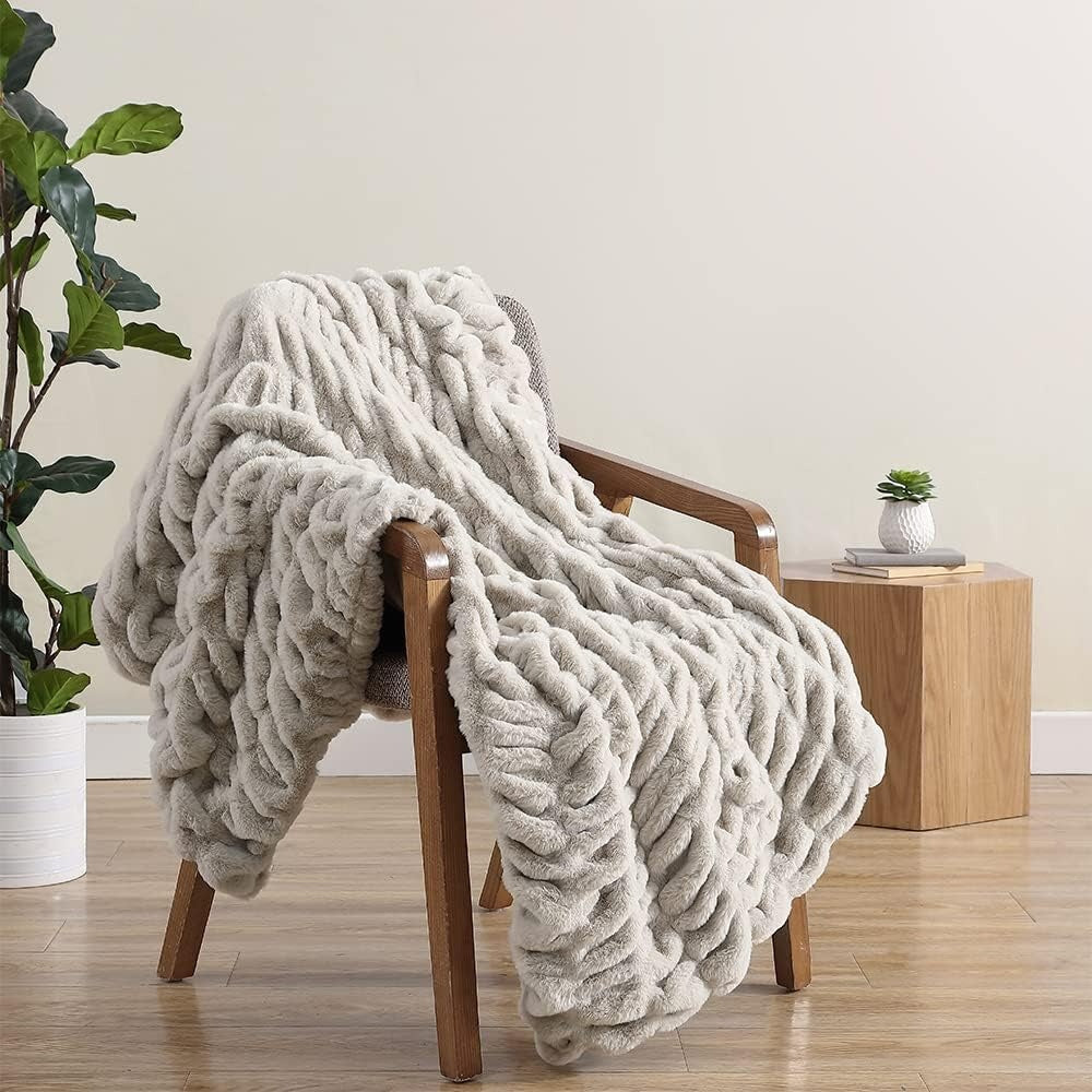 Unisex Luxurious Faux Fur Throw Blanket | Soft Plush All-Season Comfort 1