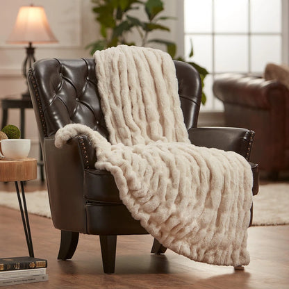 Unisex Luxurious Faux Fur Throw Blanket | Soft Plush All-Season Comfort 3
