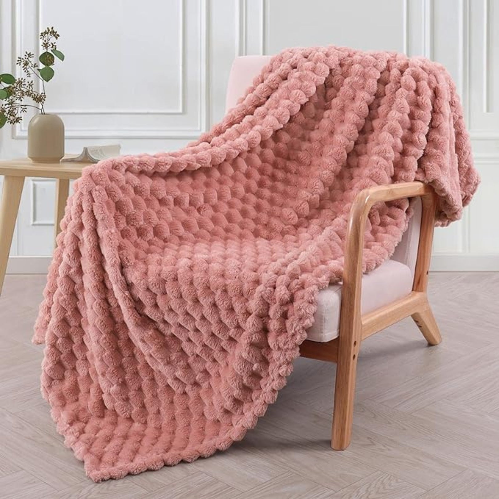 Unisex Plush Polyester Throw Blanket | Soft Cozy All-Season Decorative Throws 1