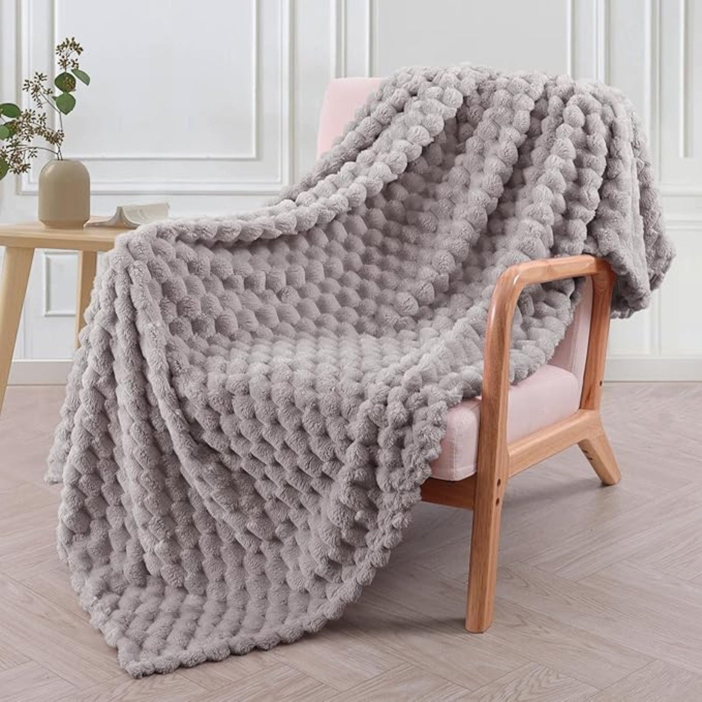 Unisex Plush Polyester Throw Blanket | Soft Cozy All-Season Decorative Throws 3